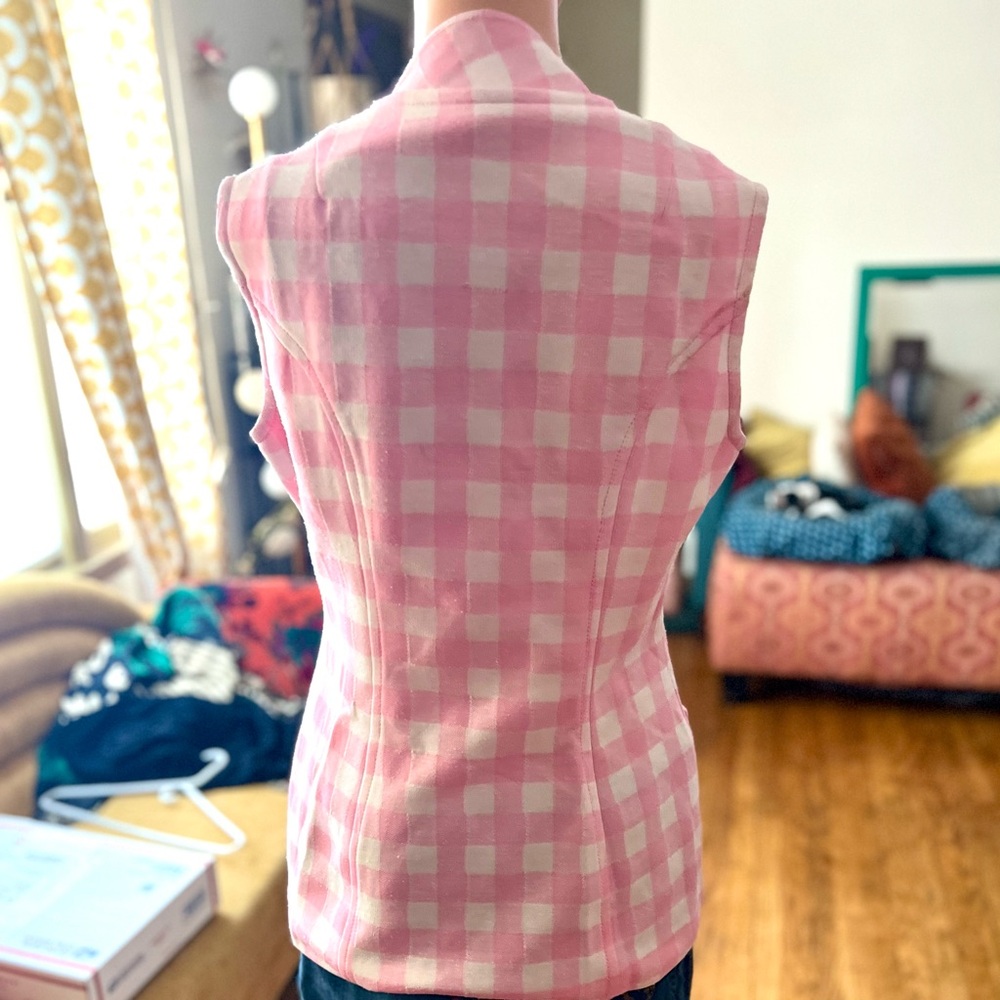 Vintage 1970s pink & white gingham vest w/pockets - Picture 5 of 8